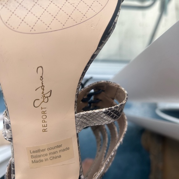 Snake print sandals - Picture 7 of 9